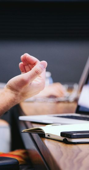 headway-5QgIuuBxKwM-unsplash